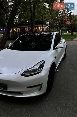 Седан Tesla Model 3 2018 в Києві
