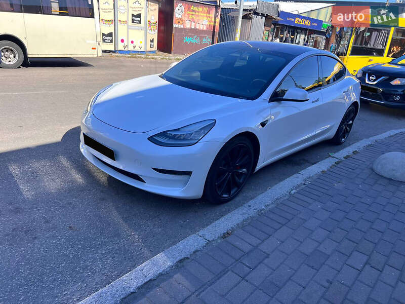 Седан Tesla Model 3 2018 в Києві