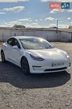 Седан Tesla Model 3 2020 в Коростені