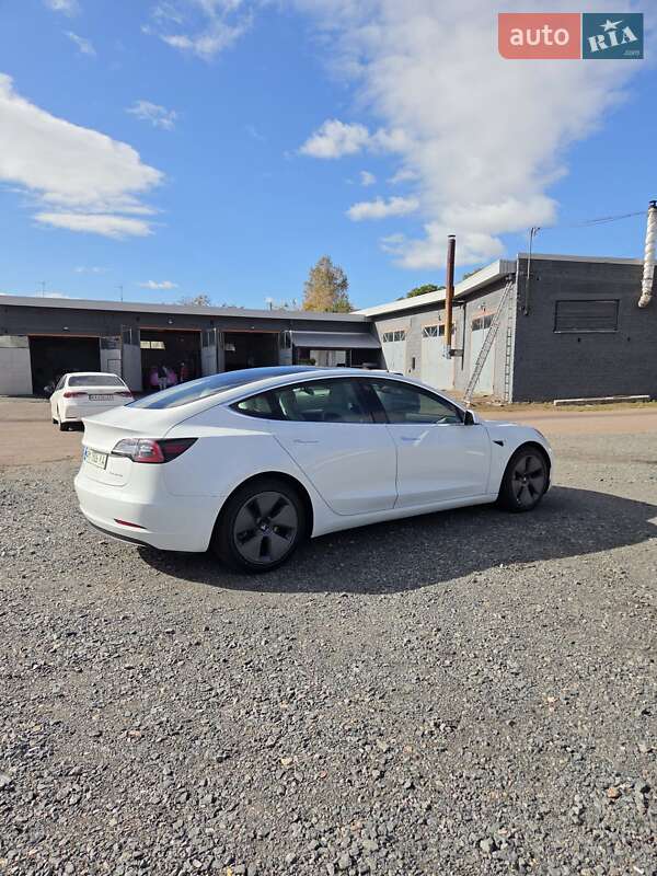 Седан Tesla Model 3 2020 в Коростені