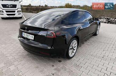 Седан Tesla Model 3 2022 в 