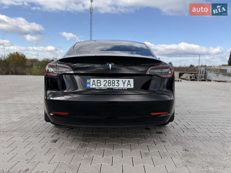 Седан Tesla Model 3 2022 в Виннице