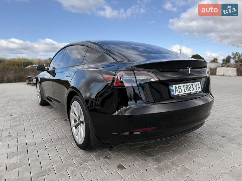 Седан Tesla Model 3 2022 в Виннице