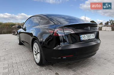 Седан Tesla Model 3 2022 в 