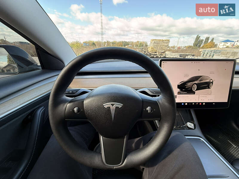 Седан Tesla Model 3 2022 в Виннице