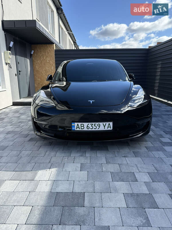 Седан Tesla Model 3 2022 в Вінниці