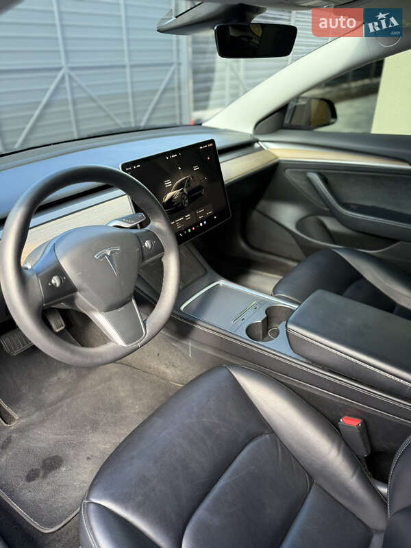 Седан Tesla Model 3 2022 в Вінниці