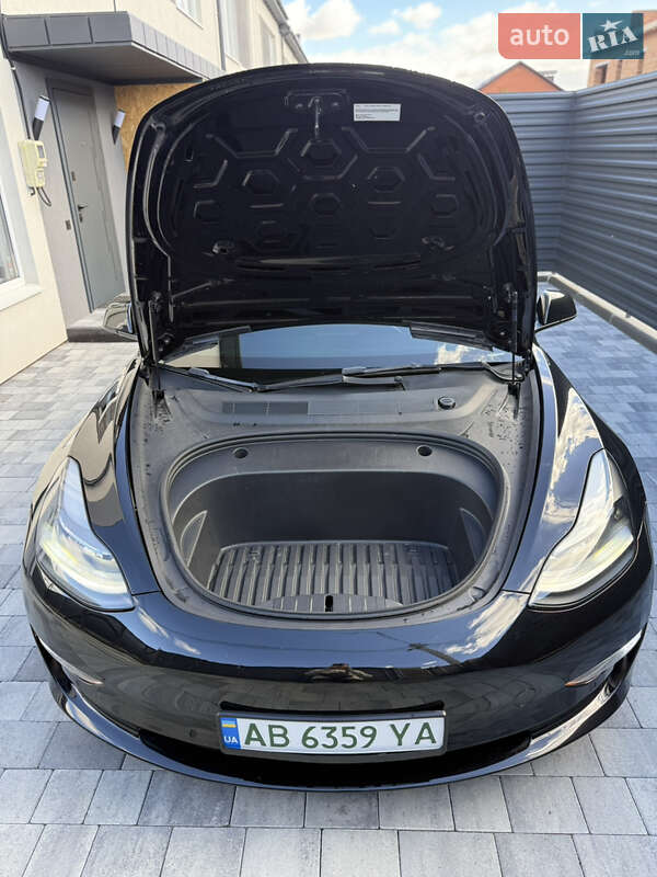 Седан Tesla Model 3 2022 в Вінниці