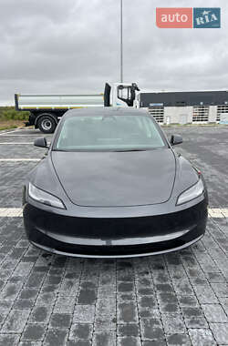Tesla Model 3 2024