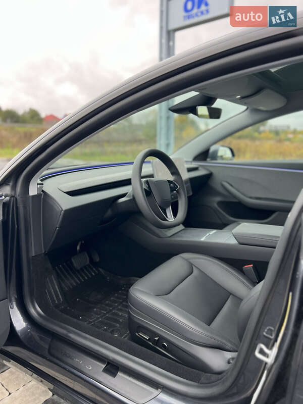 Седан Tesla Model 3 2024 в Львові