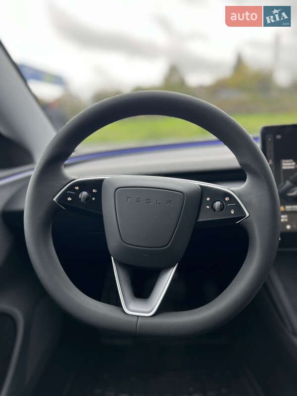 Седан Tesla Model 3 2024 в Львові
