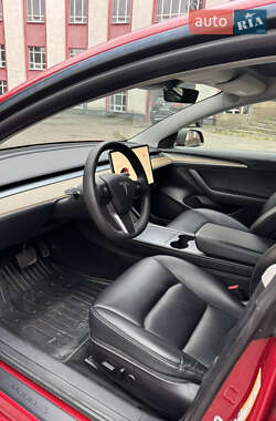 Седан Tesla Model 3 2022 в 