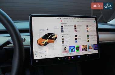 Седан Tesla Model 3 2023 в Днепре