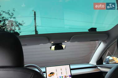 Седан Tesla Model 3 2023 в Днепре