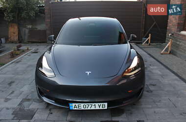 Седан Tesla Model 3 2023 в Днепре