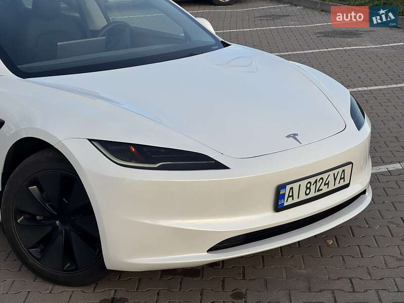 Tesla Model 3 2024