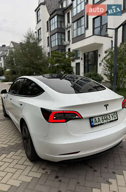 Седан Tesla Model 3 2023 в Киеве