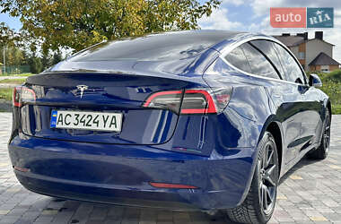 Седан Tesla Model 3 2018 в 