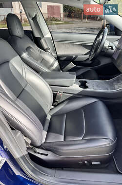 Седан Tesla Model 3 2018 в 