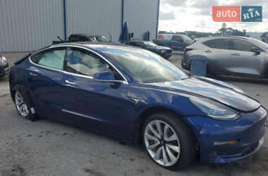 Седан Tesla Model 3 2018 в Києві