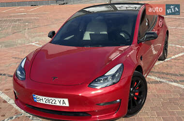 Седан Tesla Model 3 2022 в 