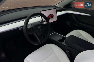Седан Tesla Model 3 2022 в 