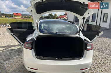 Седан Tesla Model 3 2019 в 