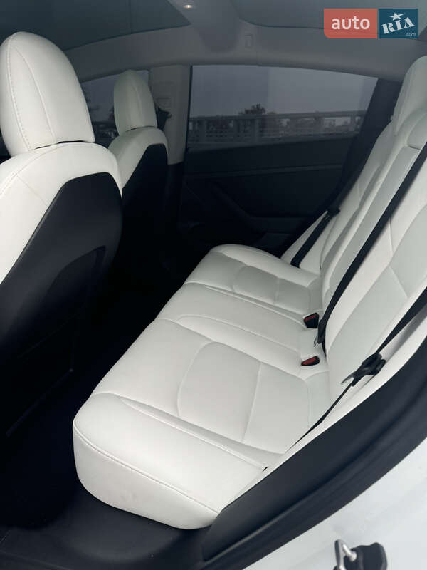 Седан Tesla Model 3 2021 в Запорожье