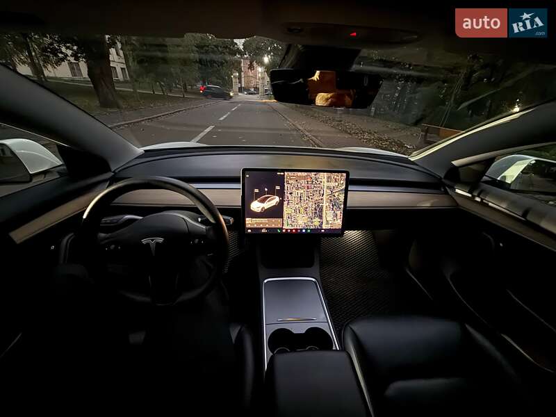 Седан Tesla Model 3 2021 в Києві