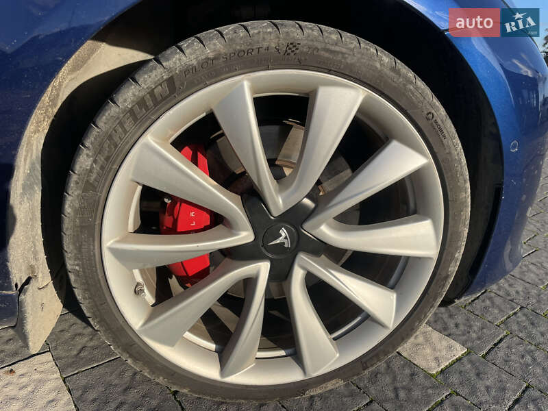Седан Tesla Model 3 2019 в Тернополе