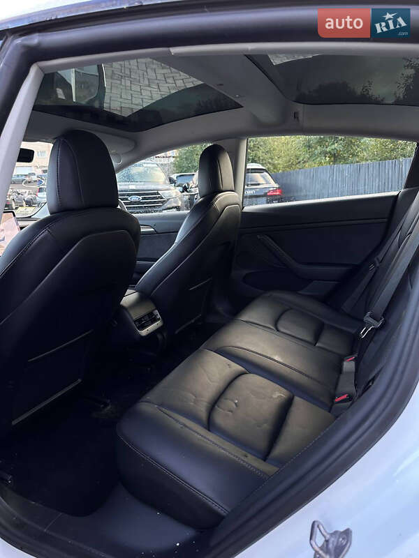 Седан Tesla Model 3 2022 в Луцке