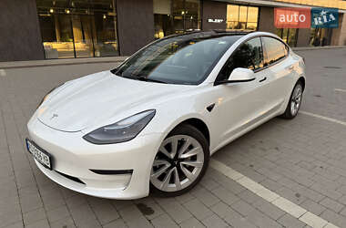 Седан Tesla Model 3 2021 в 
