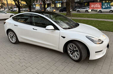 Седан Tesla Model 3 2021 в 