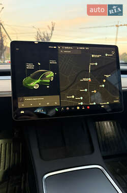 Седан Tesla Model 3 2021 в 