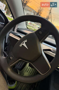 Седан Tesla Model 3 2021 в 