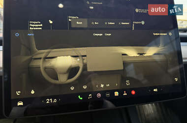 Седан Tesla Model 3 2021 в 