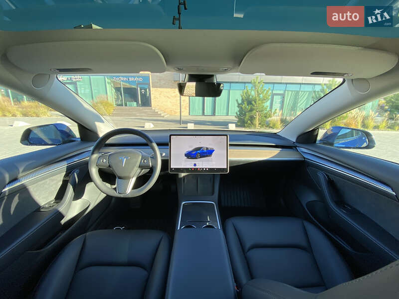 Седан Tesla Model 3 2023 в Хмельницком