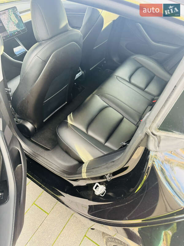 Седан Tesla Model 3 2019 в Житомире