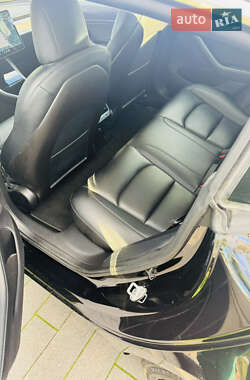 Седан Tesla Model 3 2019 в 