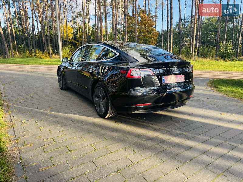 Седан Tesla Model 3 2019 в Житомире