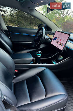 Седан Tesla Model 3 2018 в 