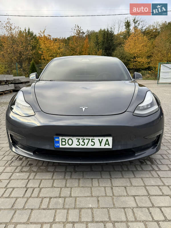 Седан Tesla Model 3 2019 в Копичинці