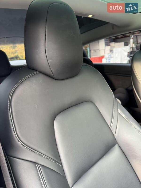 Седан Tesla Model 3 2019 в Копичинці