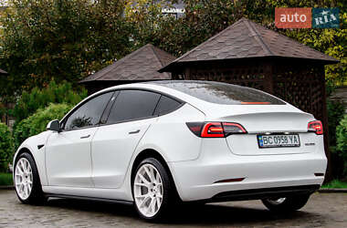 Седан Tesla Model 3 2019 в 