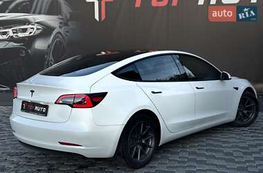 Седан Tesla Model 3 2023 в 