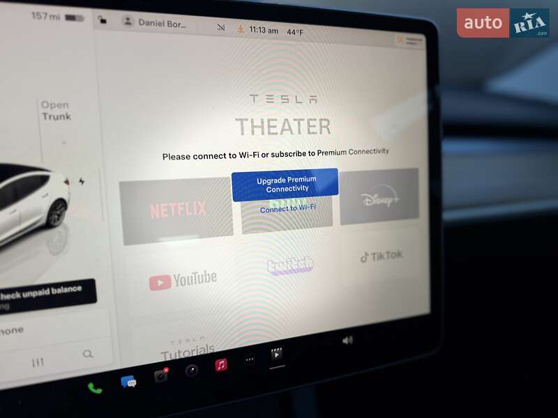 Седан Tesla Model 3 2023 в Львове