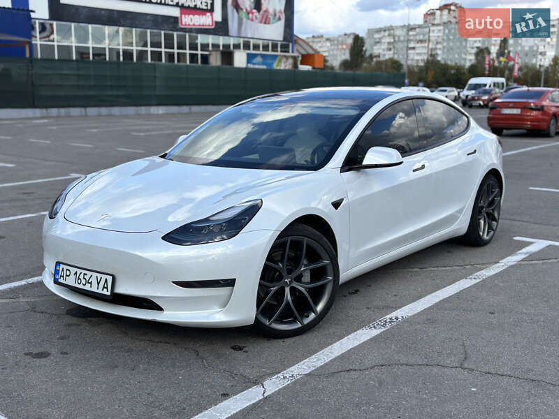 Tesla Model 3 2021