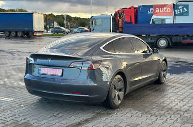 Седан Tesla Model 3 2020 в 