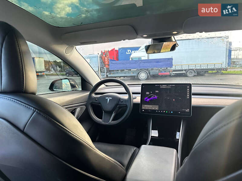 Седан Tesla Model 3 2020 в Луцьку