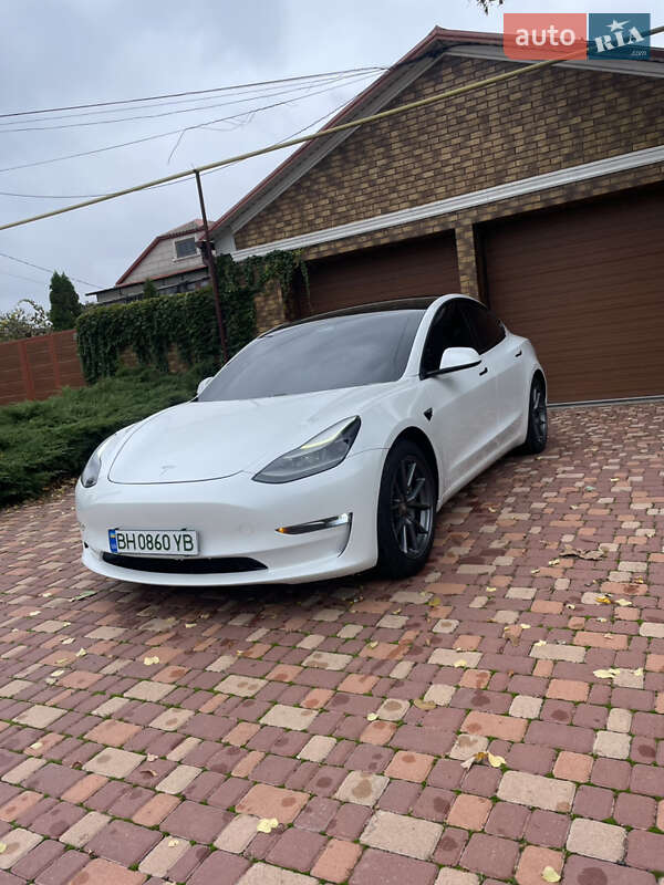 Седан Tesla Model 3 2021 в Одесі